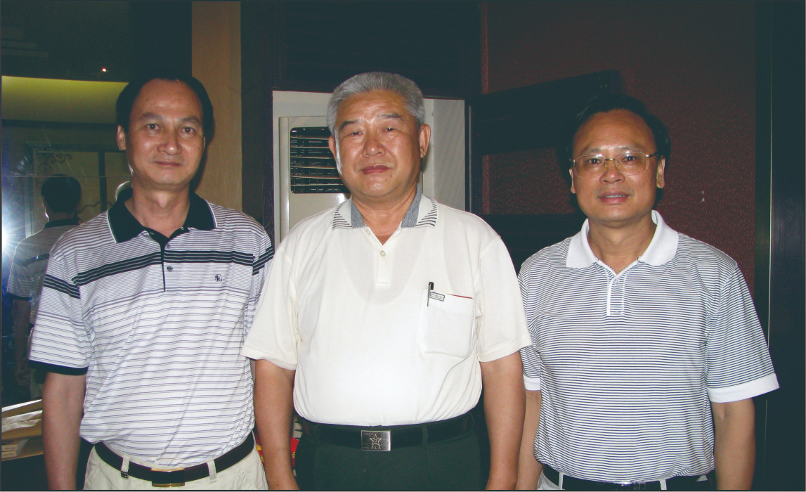 廣西區(qū)發(fā)改委領(lǐng)導(dǎo)陪同中國人民解放軍總參謀部政治部主任賈雪陽軍（照片中）到公司實地考察，并給予“好安節(jié)電器”高度評價